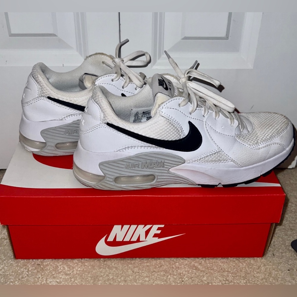 Womens Nike Air Max size 8.5